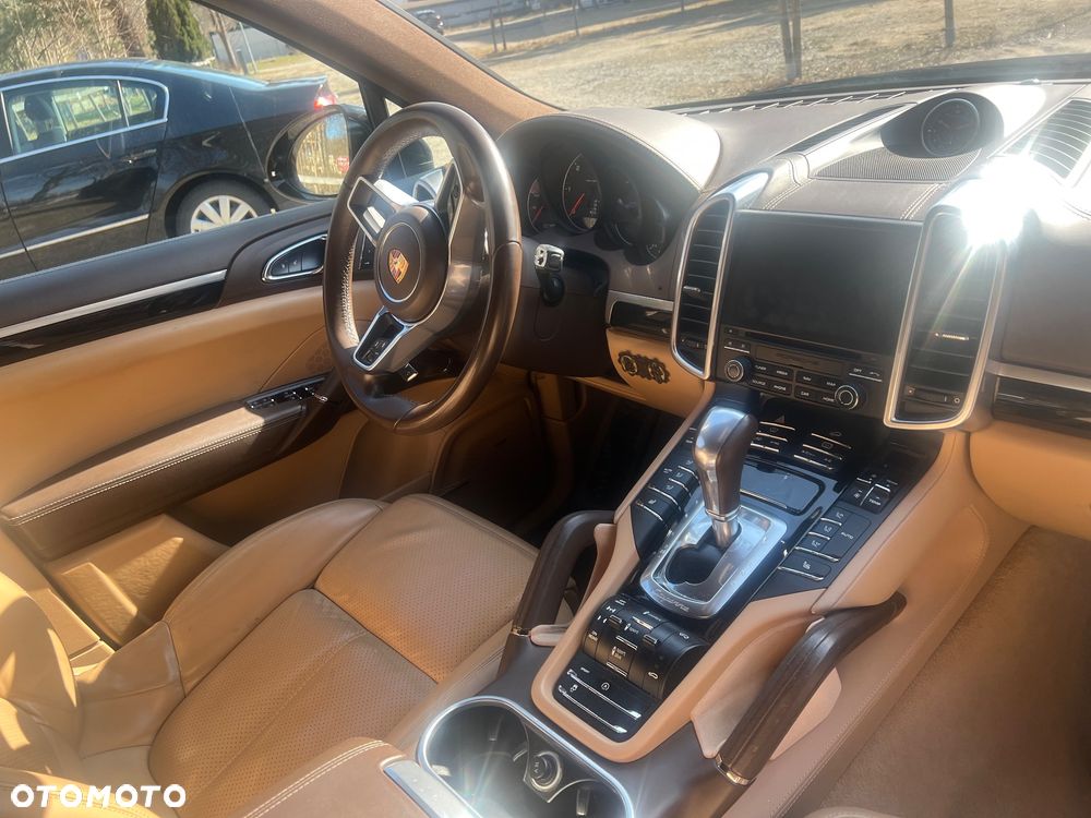 Porsche Cayenne - 4