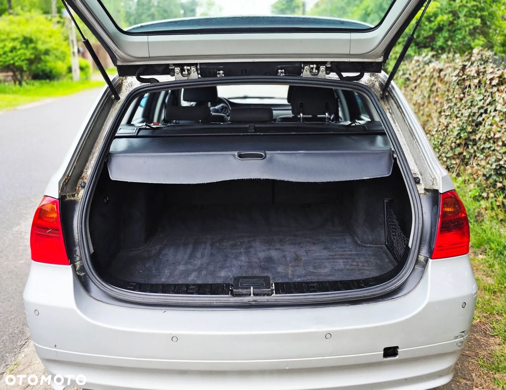 BMW Seria 3 318d - 10