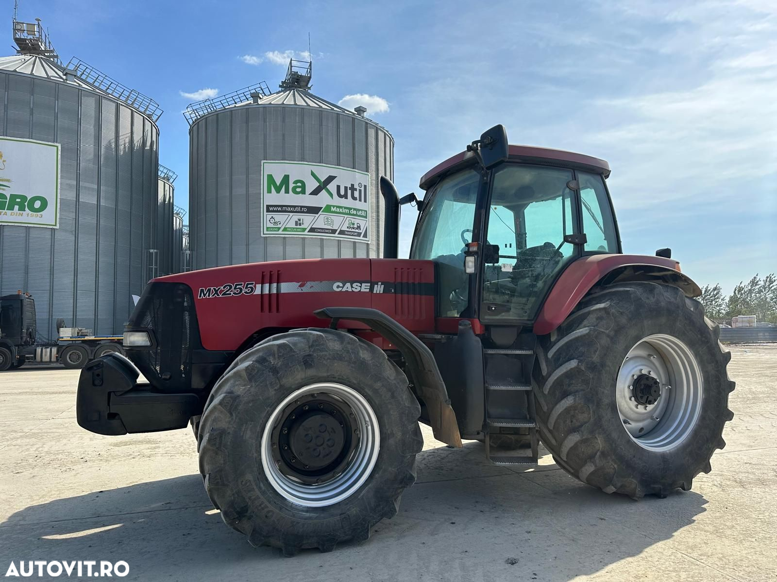 Case IH IH MX255 Tractor - 3