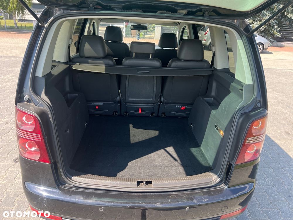 Volkswagen Touran 2.0 TDI DPF Highline - 10