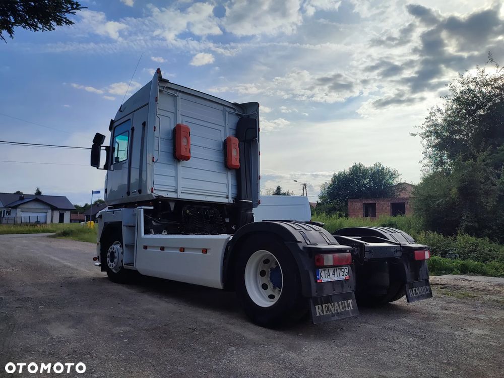 Renault MAGNUM - 9
