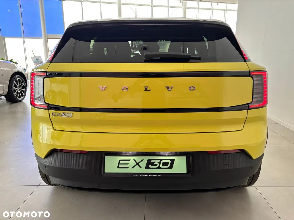 Volvo EX30 69kWh Single Motor Long Range Plus - 11