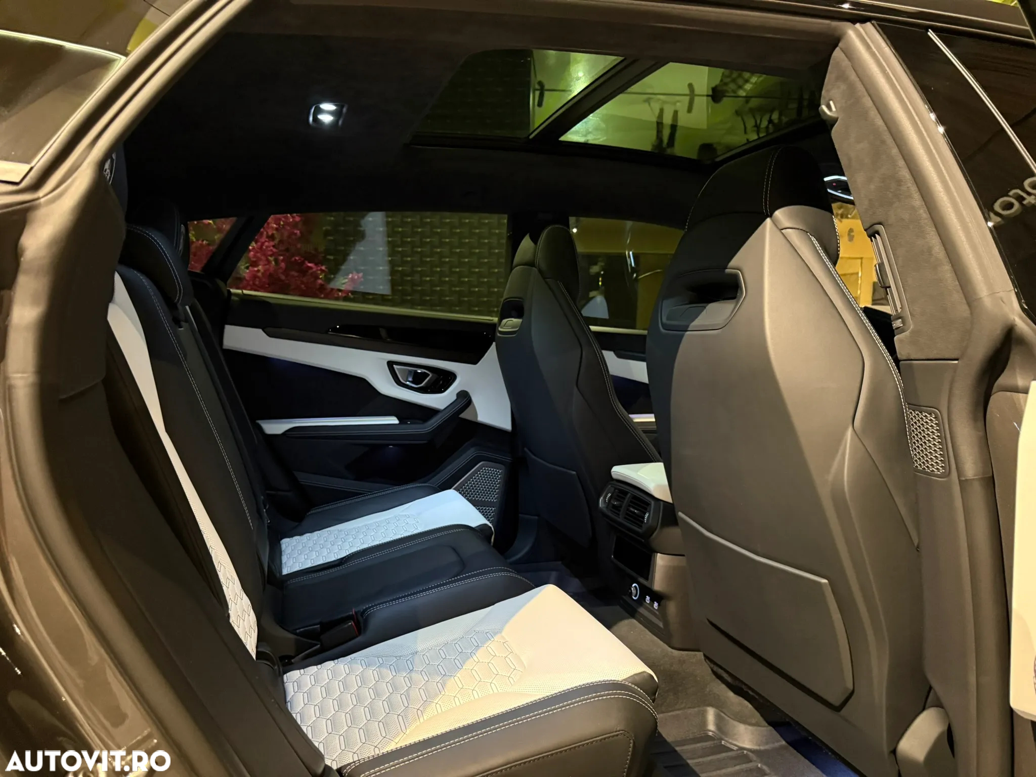 Lamborghini URUS - 14
