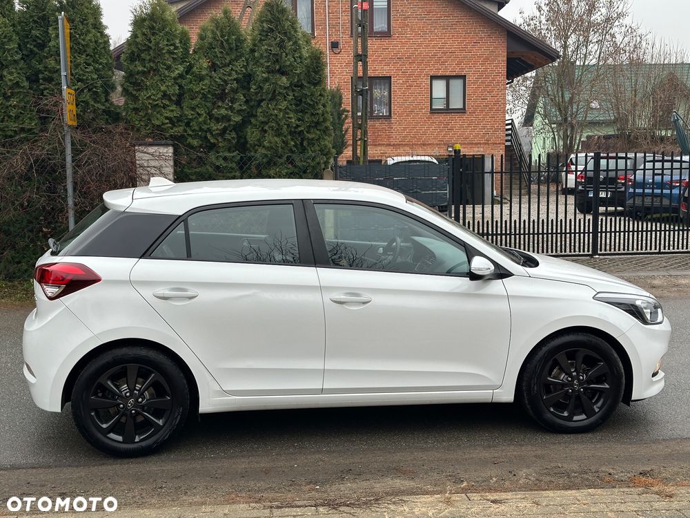 Hyundai i20 1.2 Fifa World Cup Edition - 3