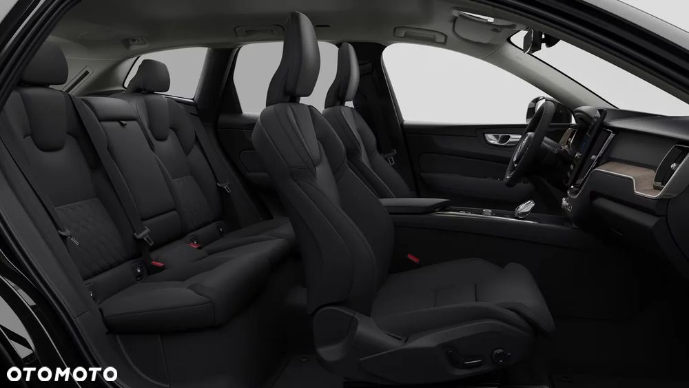 Volvo XC 60 T6 Plug-In Hybrid AWD Ultra Dark - 17