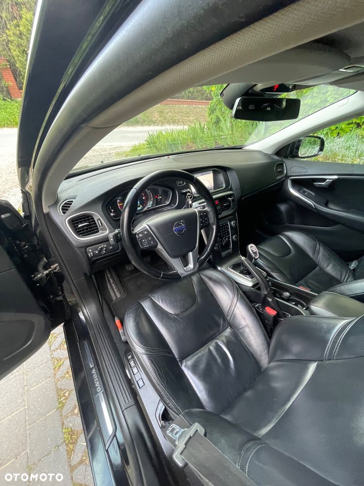 Volvo V40 - 25