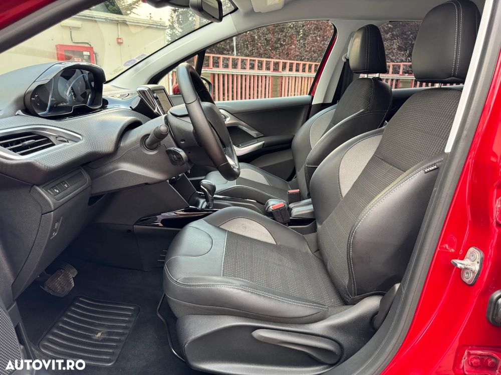 Peugeot 2008 PureTech 110 Stop&Start EAT6 Allure - 12
