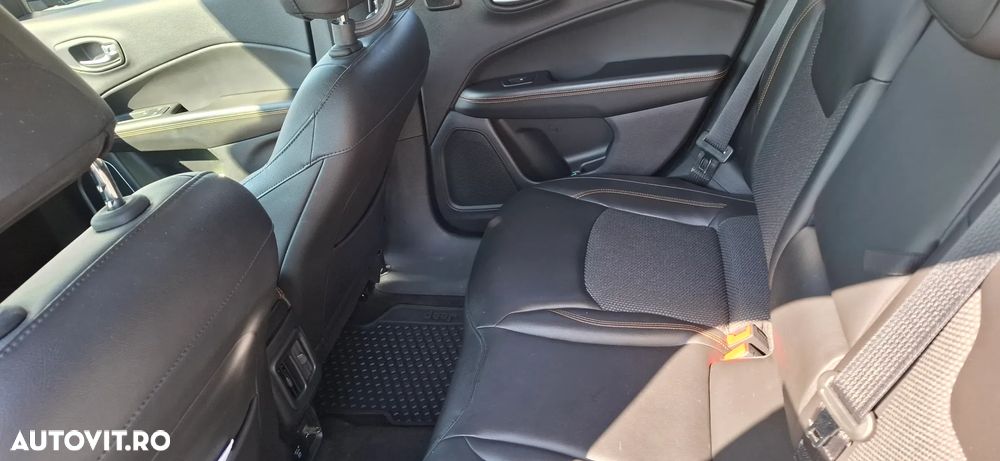 Jeep Compass - 15