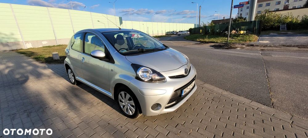 Toyota Aygo 1.0 VVT-i Sol EU5 - 2
