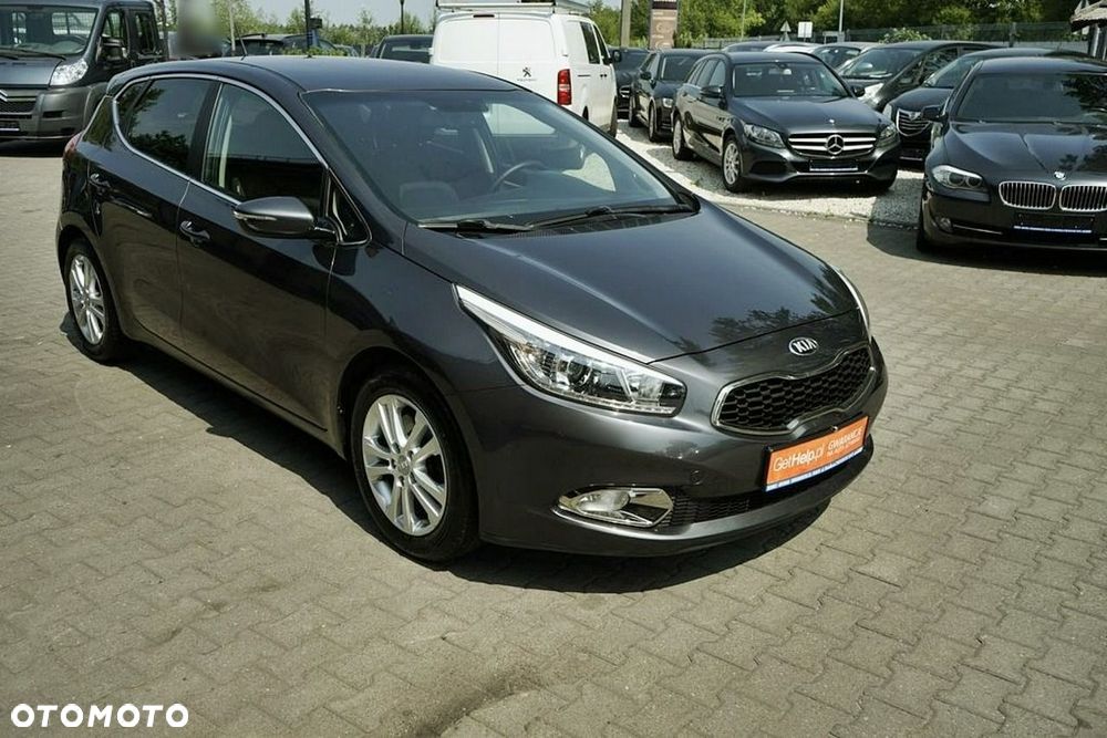 Kia Ceed - 10