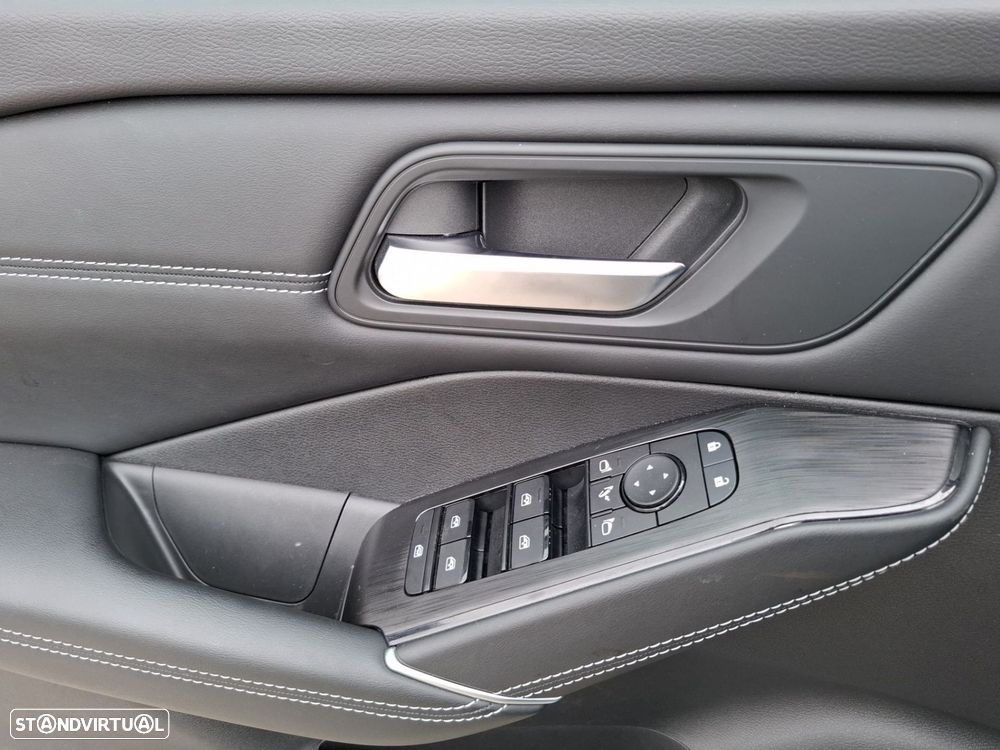 Nissan Qashqai 1.3 DIG-T N-Connecta LED - 22