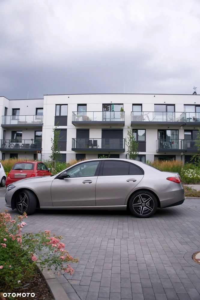 Mercedes-Benz Klasa C 300 9G-TRONIC - 16