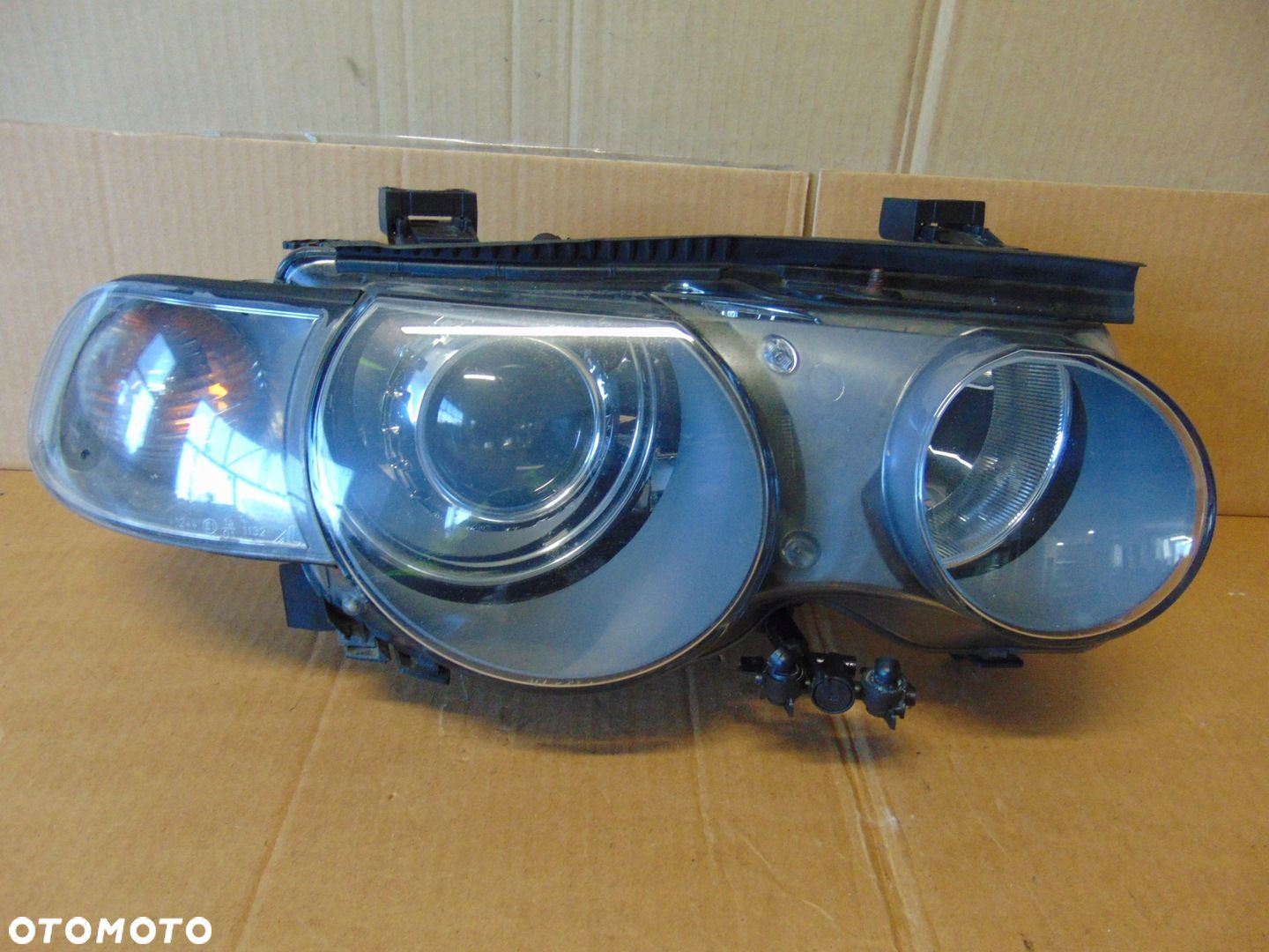 LAMPA PRAWA PRAWY PRZÓD PRZEDNIA BMW 3 E46 COMPACT XENON EUROPA - 1