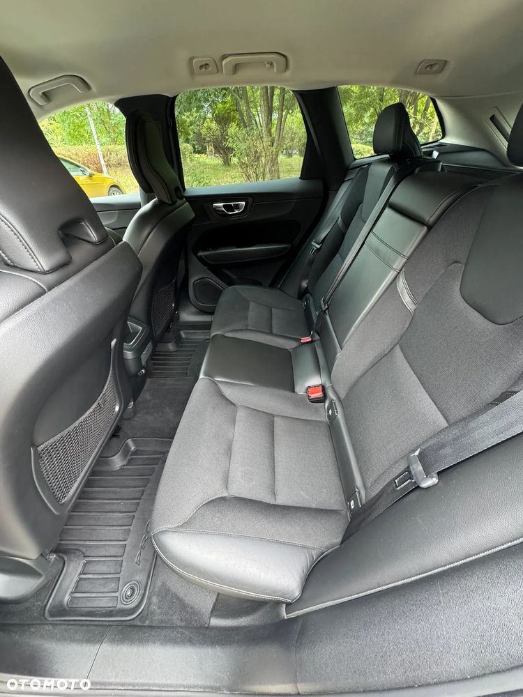 Volvo XC 60 D4 Momentum Pro - 9