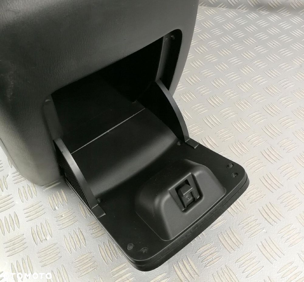 tunel środkowy schowek tapicerka INFINITI QX80 - 12