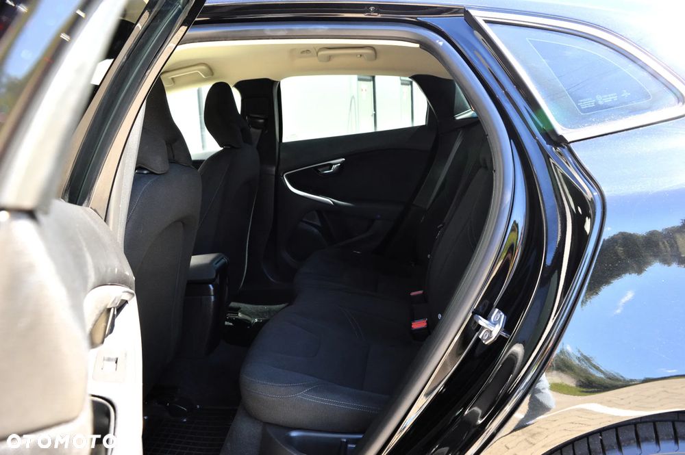 Volvo V40 T2 Momentum - 7