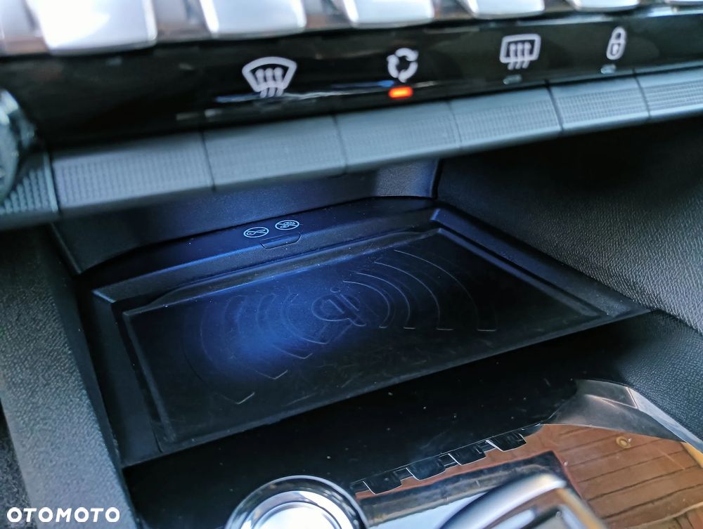 Peugeot 3008 BlueHDi 130 Stop & Start EAT8 Allure - 28