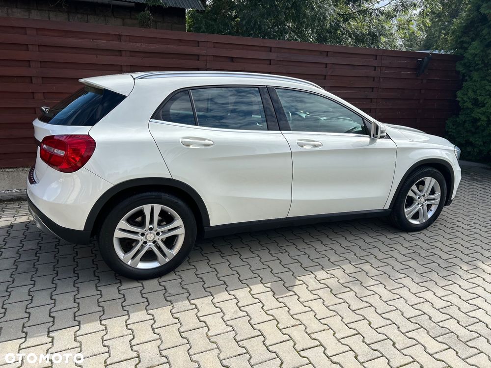 Mercedes-Benz GLA 180 Style - 3