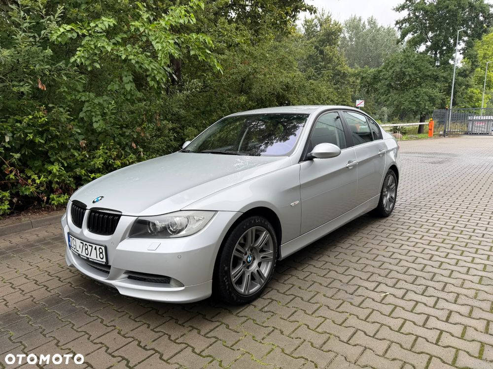 BMW Seria 3 320i - 1