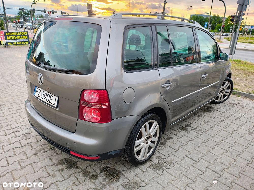 Volkswagen Touran 2.0 TDI DPF Highline - 7