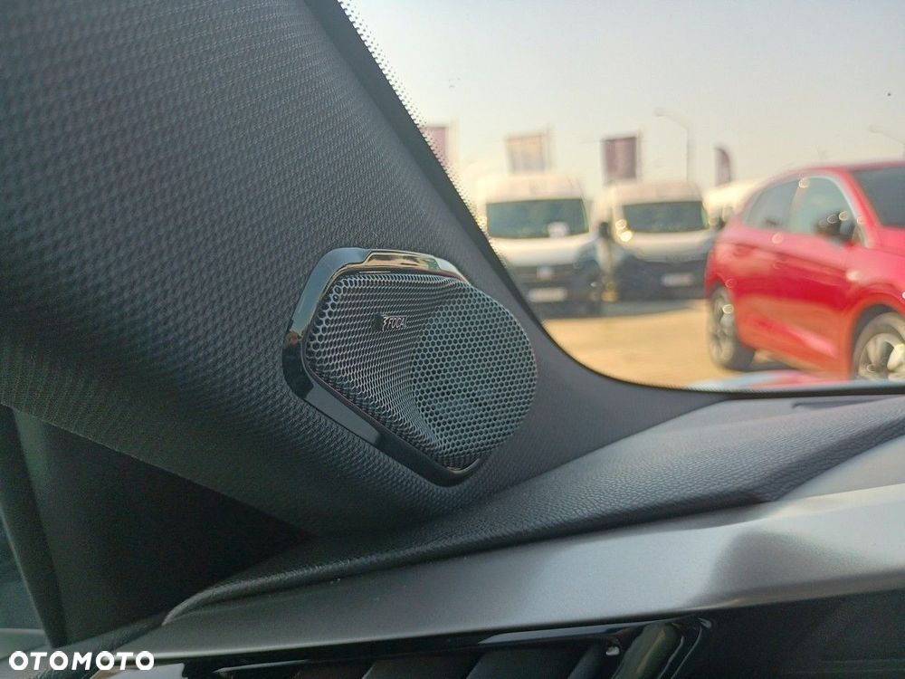 Peugeot 408 1.6 Plug-In Hybrid 225 GT EAT8 - 27