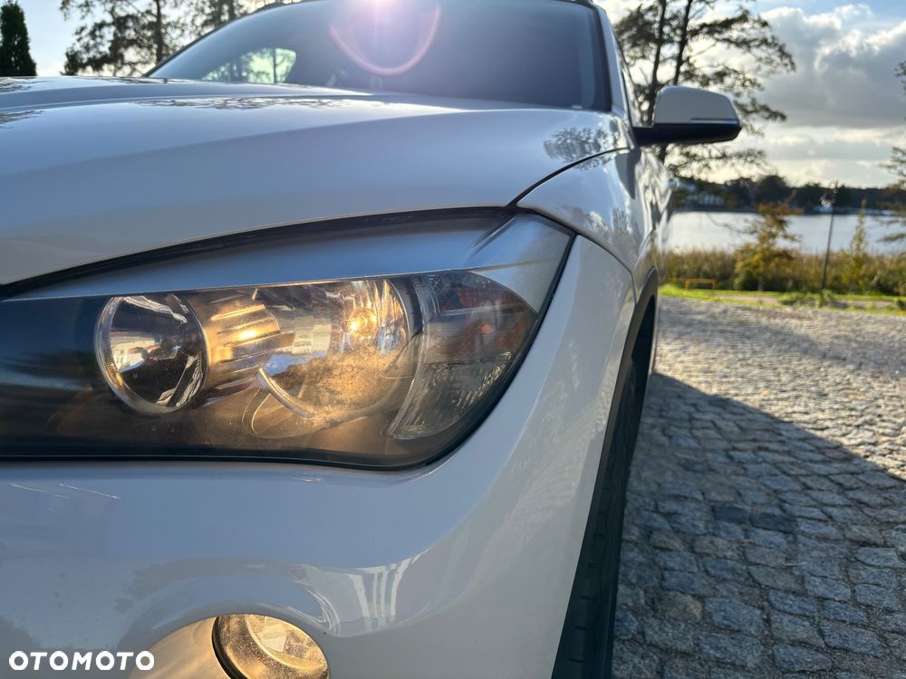 BMW X1 sDrive18d - 12