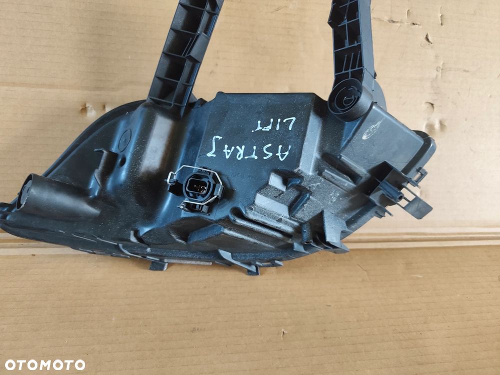 OPEL ASTRA iv j lampa przeciwmgielna w zderzak przód kierunkowskaz 13264642 prawy przód - 8