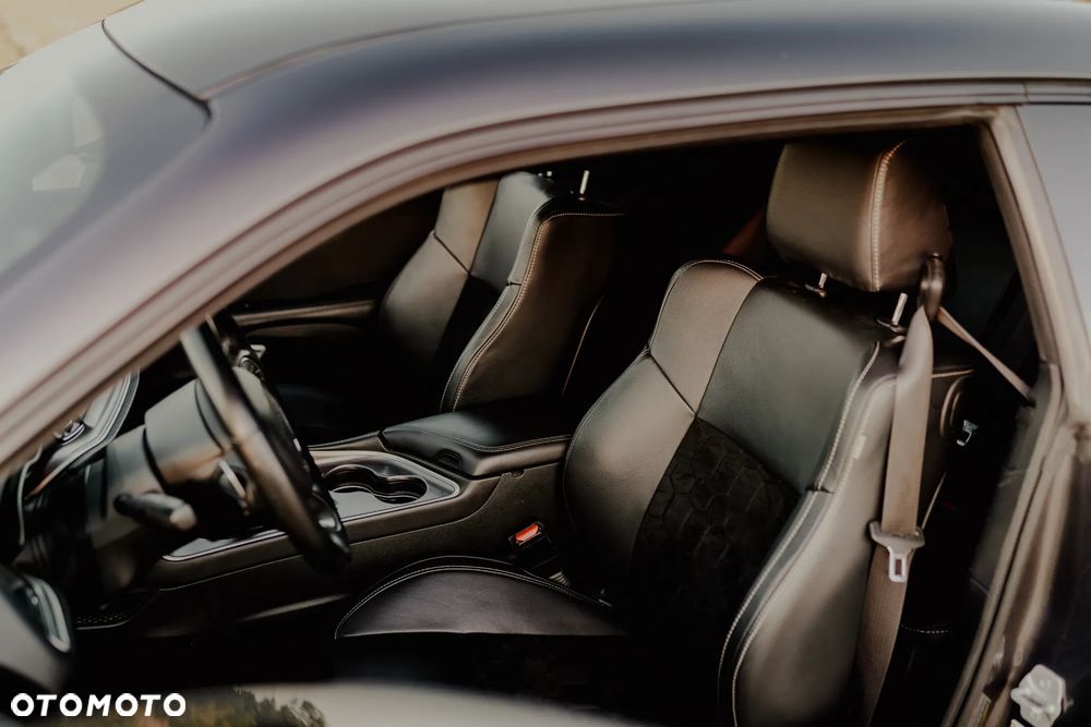 Dodge Challenger 5.7 R/T - 20