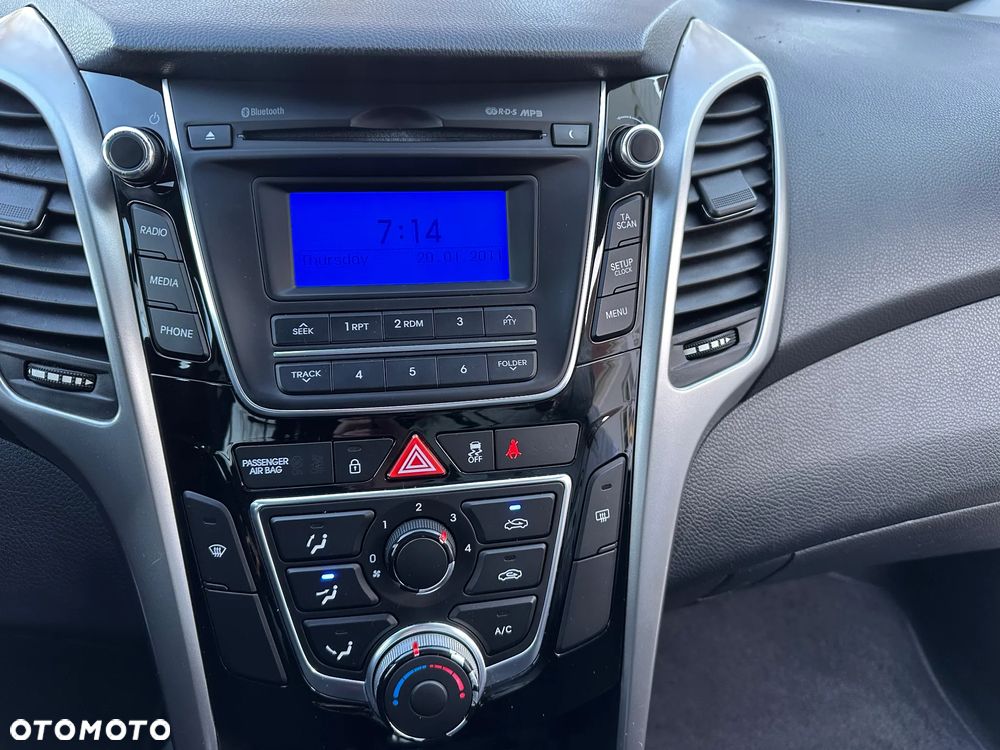 Hyundai i30 blue Kombi 1.6 GDi Style - 34