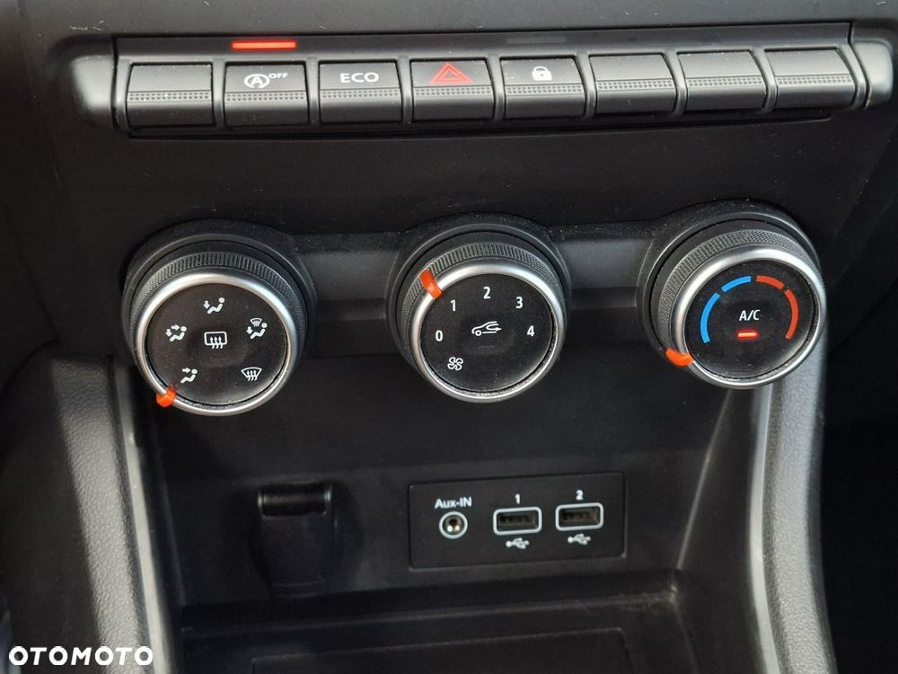 Renault Captur - 22