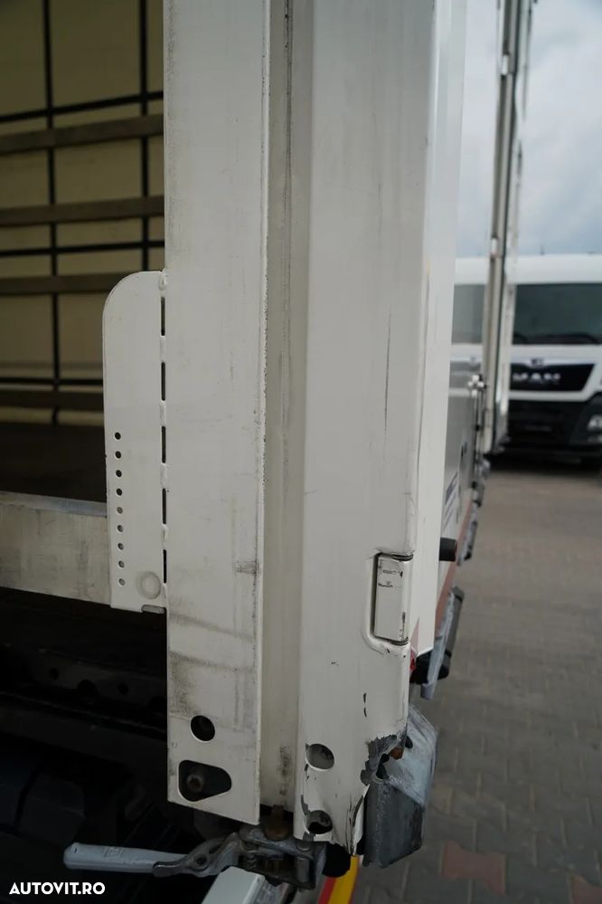 Krone CORTINĂ KRONE / 2024 / COȘ PENTRU PALEȚI / 2 AXE RIDICATIVE / PUȚIN FOLOSIT / - 23