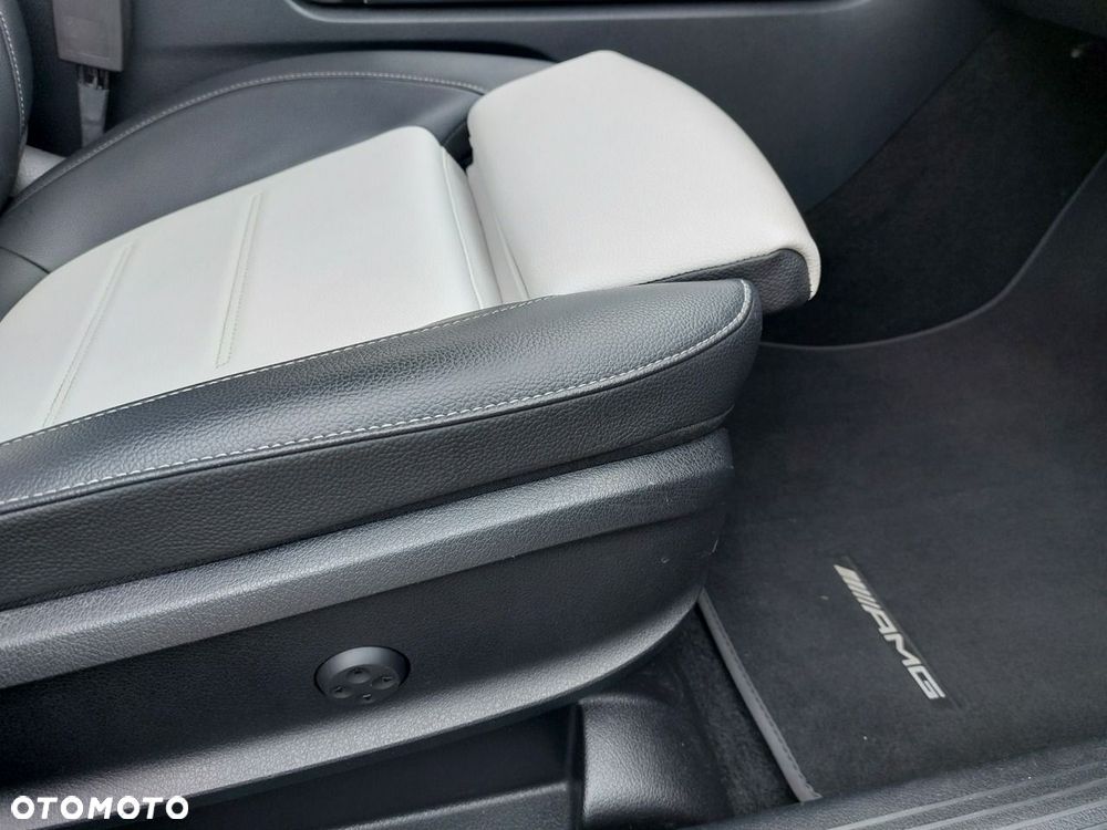 Mercedes-Benz GLB - 13