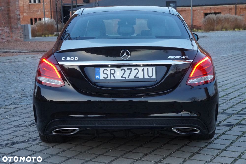 Mercedes-Benz Klasa C 300 7G-TRONIC AMG Line - 7