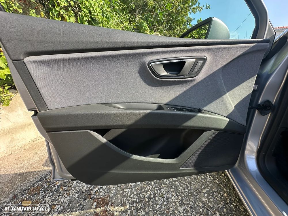 SEAT Leon 1.0 EcoTSI Style S/S — fotografia 25