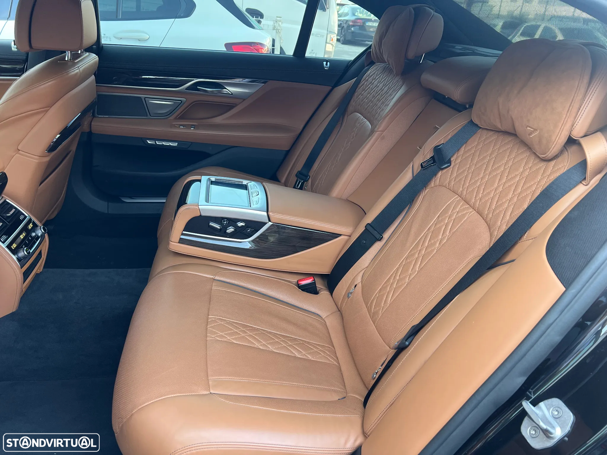 BMW 740 Ld xDrive - 14