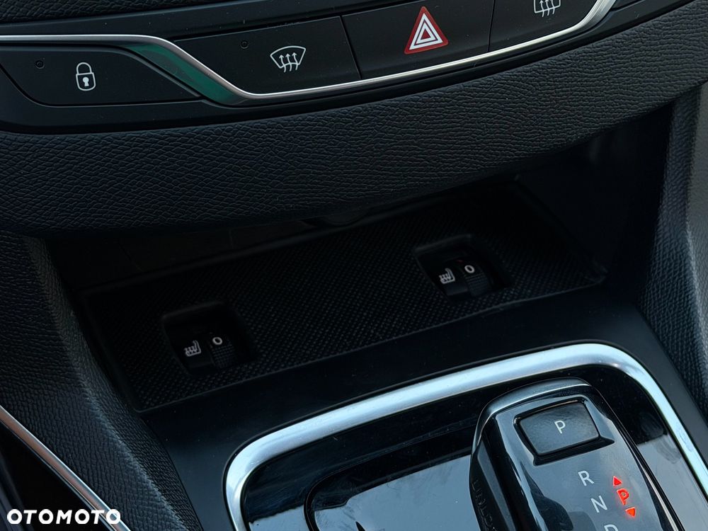 Peugeot 308 BlueHDi FAP 180 EAT8 Stop & Start GT - 25