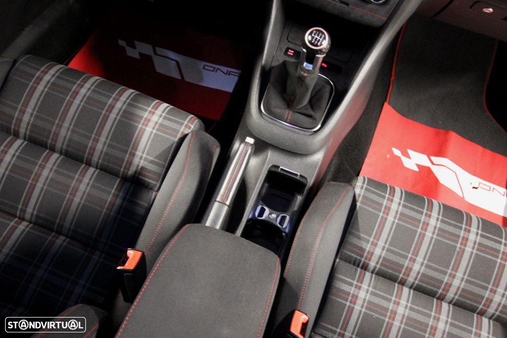 VW Golf 2.0 TSi GTI - 8