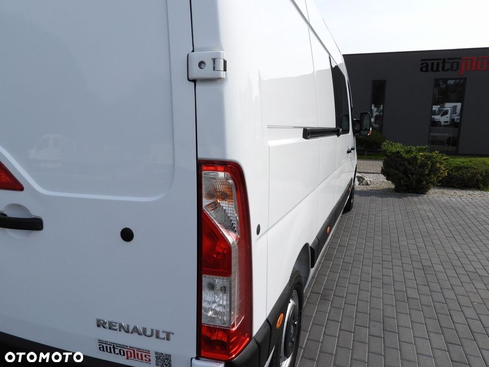 Renault MASTER  FURGON BRYGADÓWKA  7 MIEJSC TEMPOMAT NAWIGACJA LEDY KLIMATYZACJA  140KM - 18