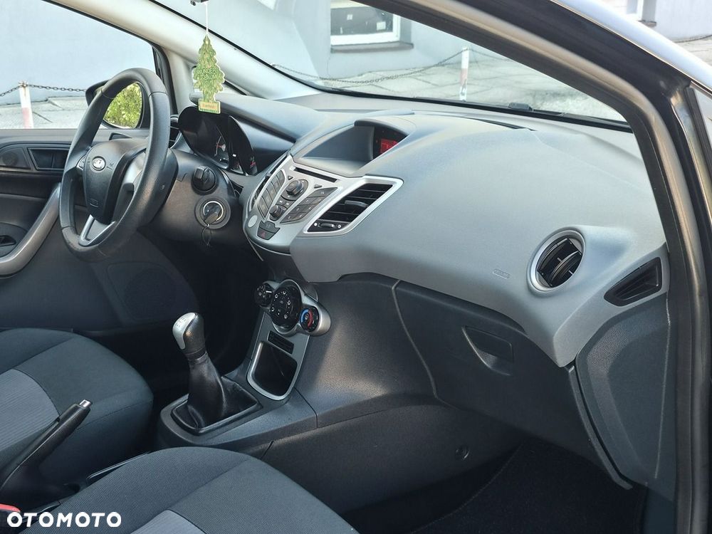 Ford Fiesta - 9