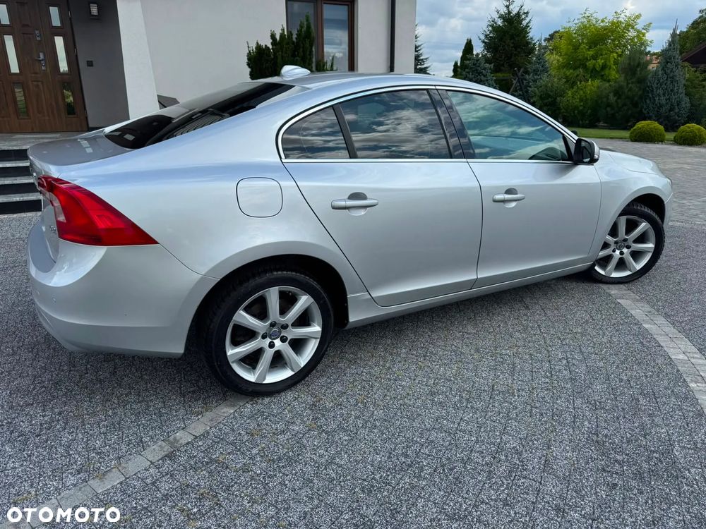 Volvo S60 D2 Momentum - 10