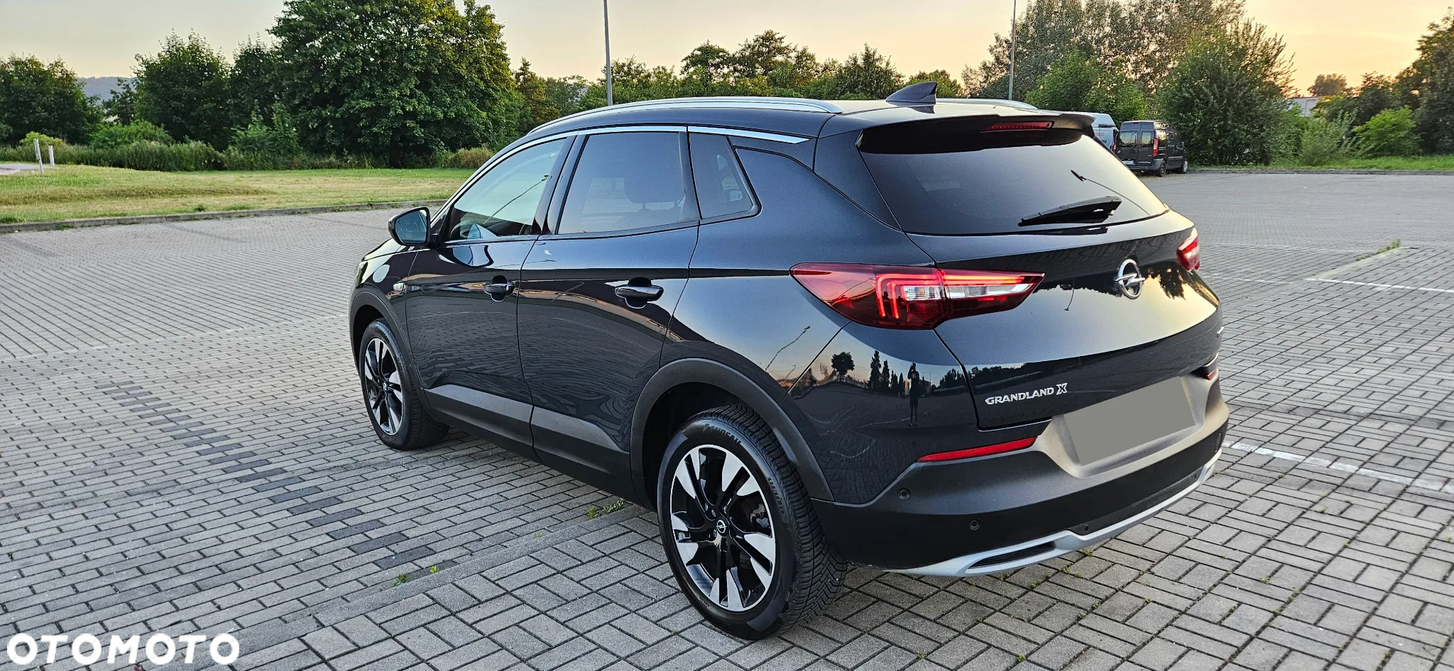 Opel Grandland X 1.2 Start/Stop Automatik Business INNOVATION - 2