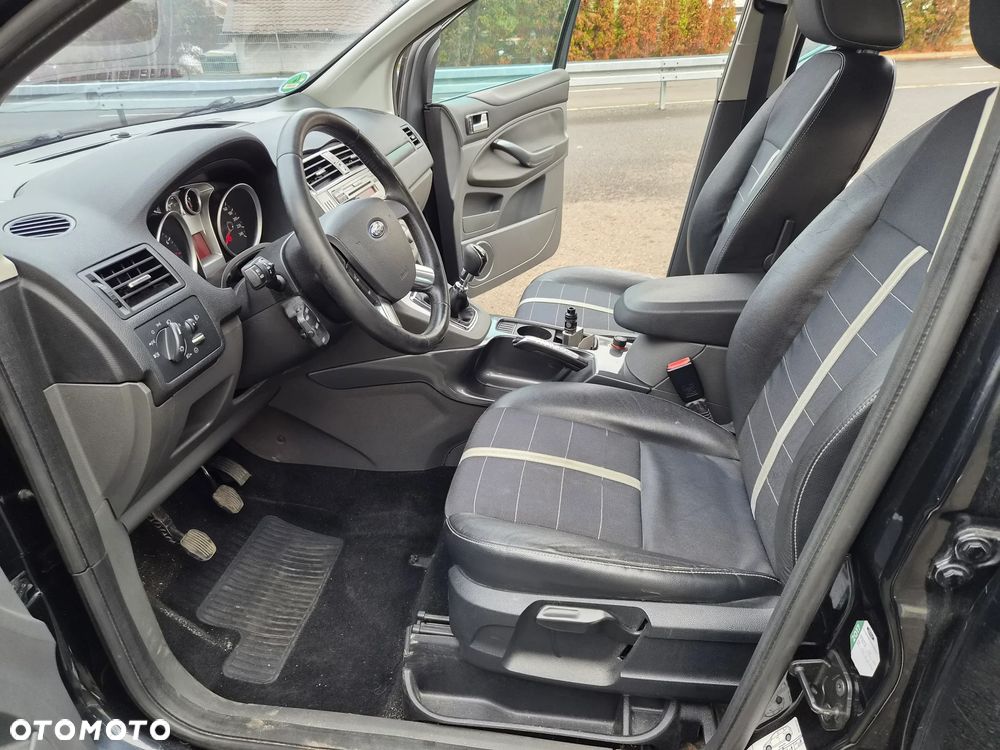 Ford Kuga 2.5 4x4 Titanium - 19