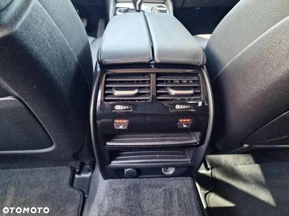 BMW Seria 5 530d Sport Line - 22