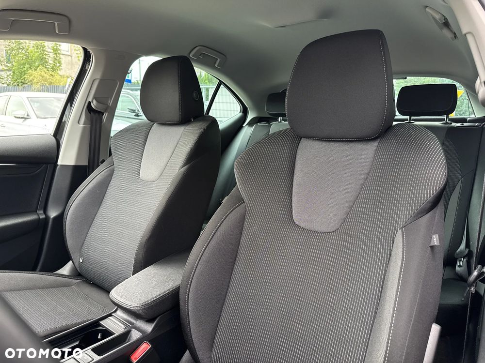 Skoda Octavia 2.0 TDI Edition 130 Selection DSG - 19