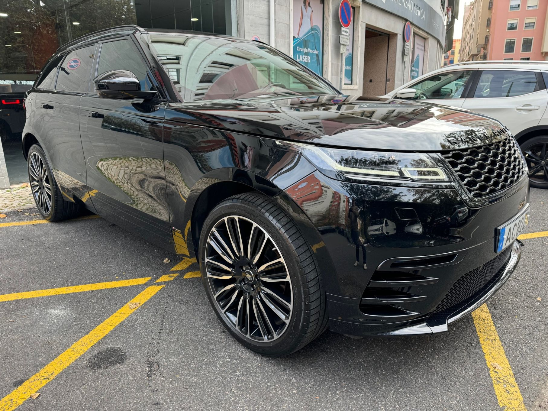 Land Rover Range Rover Velar 2.0 D R-Dynamic HSE - 37