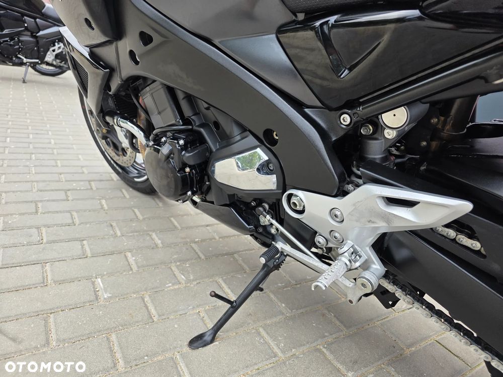 Suzuki GSX - 10