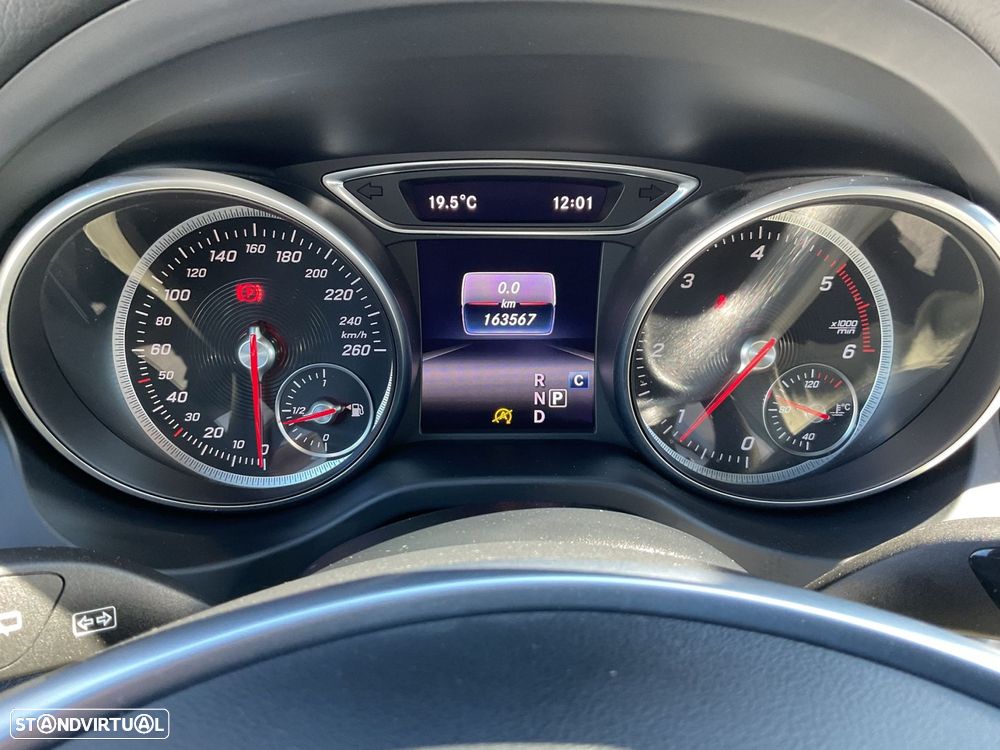 Mercedes-Benz CLA 180 d Shooting Brake AMG Line Aut. - 18