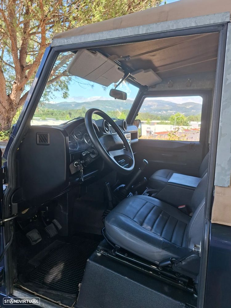 Land Rover Defender 90 2.2 CRD E - 21