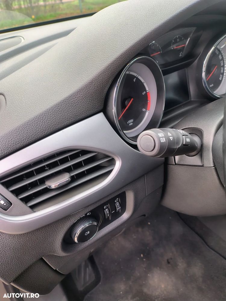 Opel Astra 1.6 D (CDTI) Sports Tourer Edition - 8