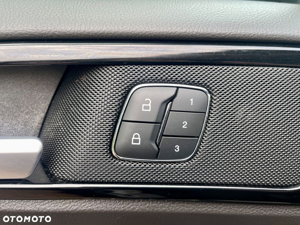 Ford Mondeo SW 2.0 Hybrid ST-Line Plus - 24